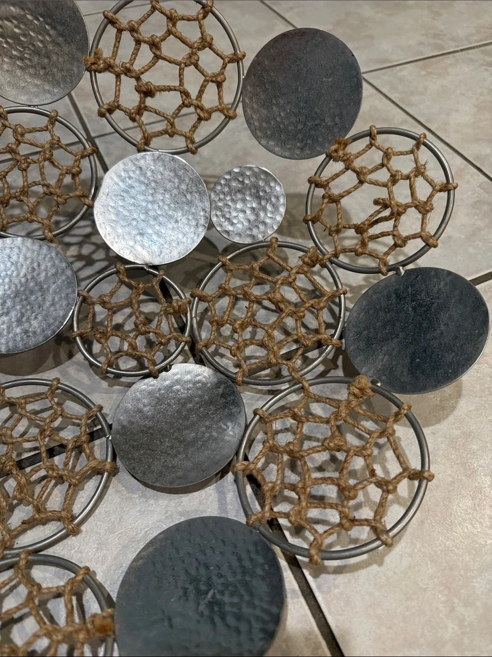 Great Looking metal and rope decorative tray! Great for a coffee table